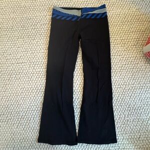 LuluLemon Black Yoga Pants with Blue Waistband - L